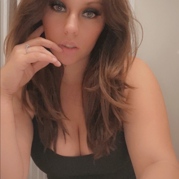 Meet your Posher, Tiffani - Picture 4 of 8